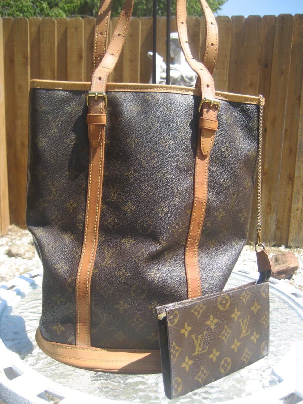 WOMEN'S LOUIS VUITTON MONOGRAM BUCKET GM W/ LV POUCH PURSE & LARGE HAND BAG TOTE